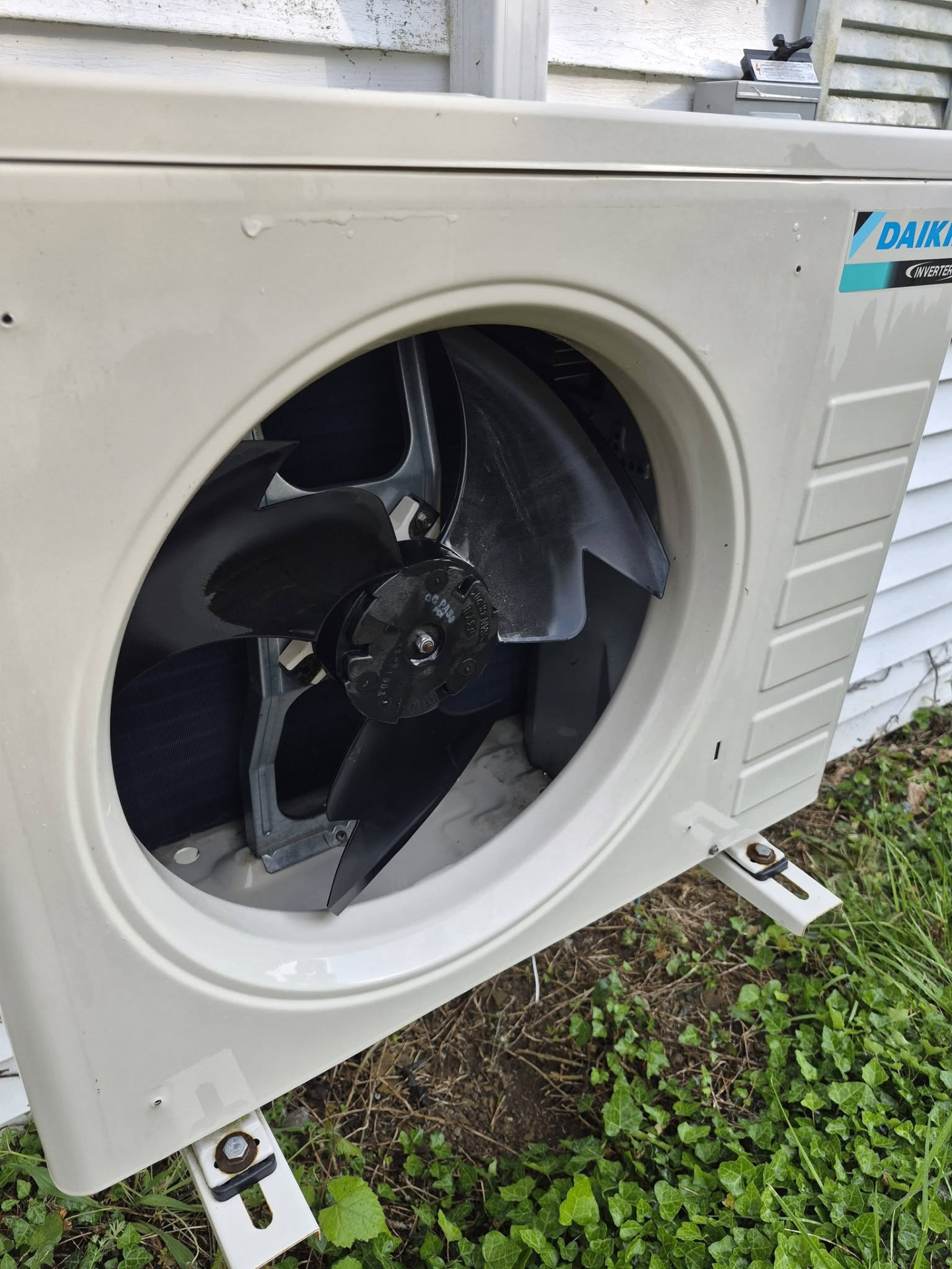Daikin inverter mini split condenser fan